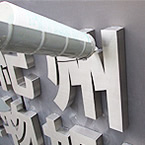 チャンネル文字取付け画像